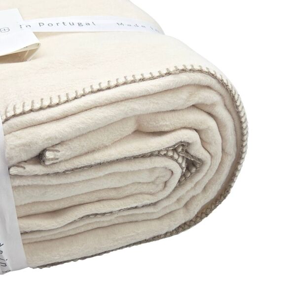 Docofil White King Size Cream Luxuriously Cotton Soft Blanket Made In Portugal - Picture 8 of 12